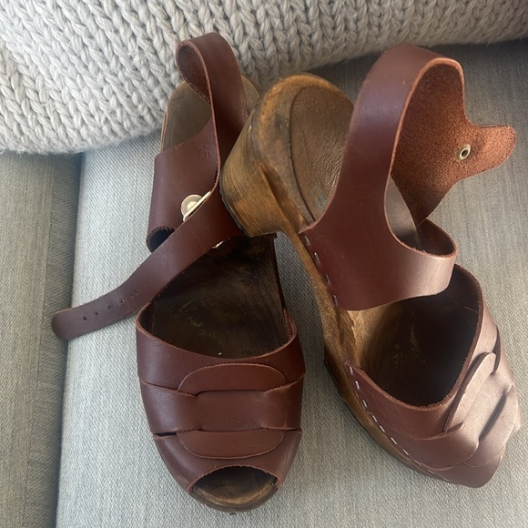 Wooden clogs - Picture 2 of 4